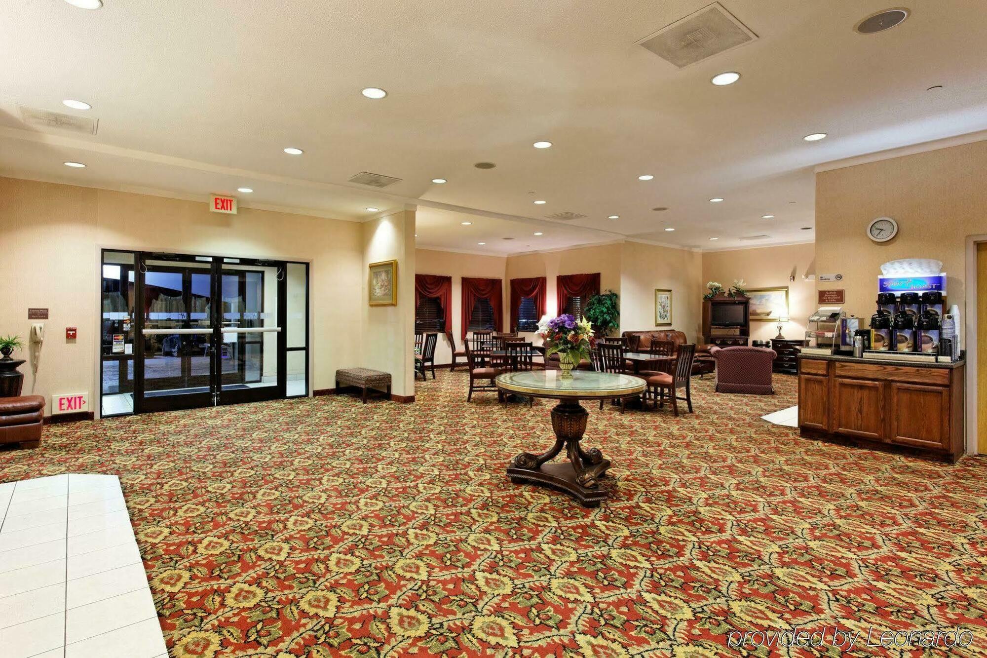 Holiday Inn Express Metropolis By Ihg Exterior foto